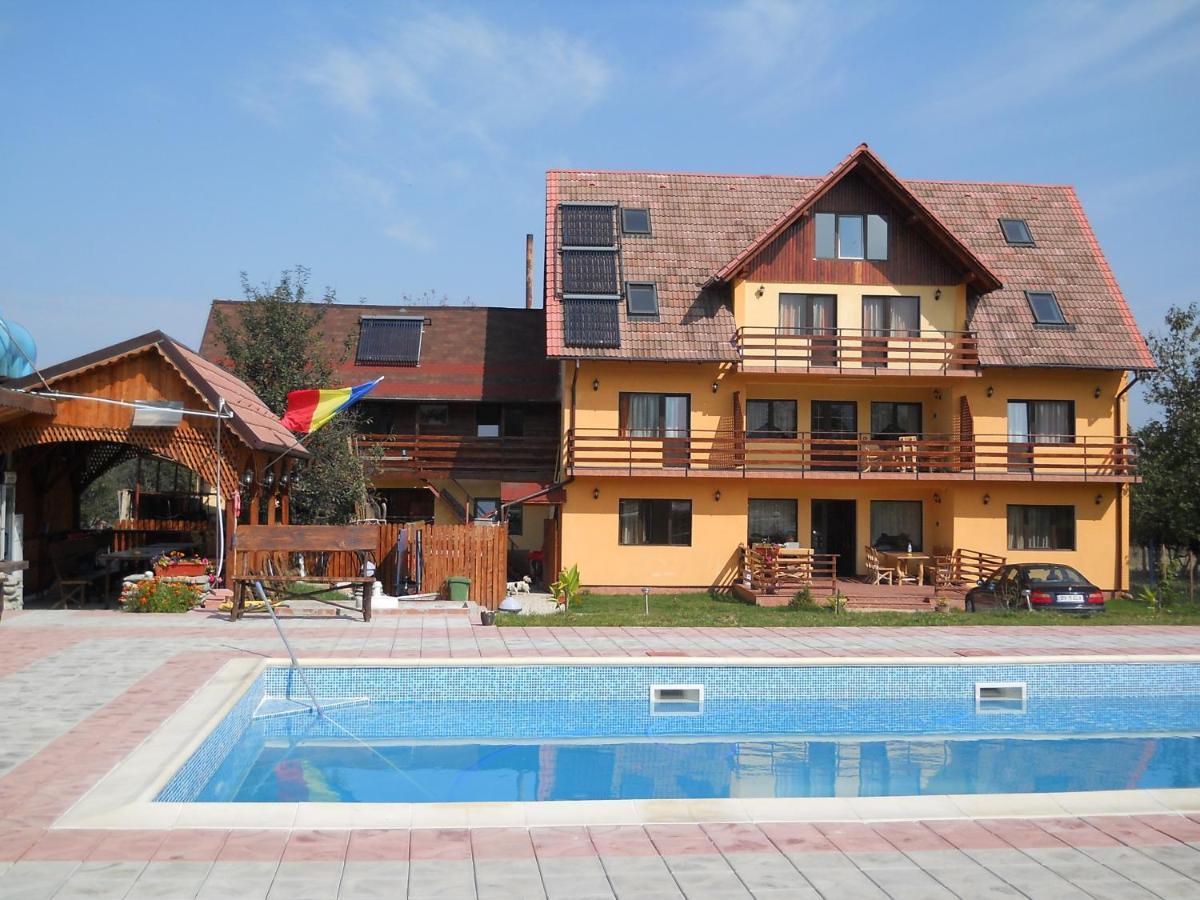 Pensiunea Roua Muntilor Sîmbăta de Sus Exterior foto